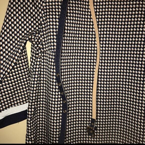 The Limited Dress With Belt - Picture 5 of 6